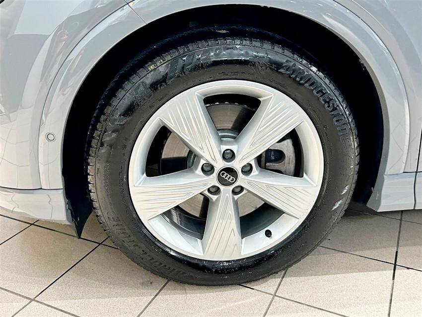 Audi Q4 50 e-tron quattro Business Advanced