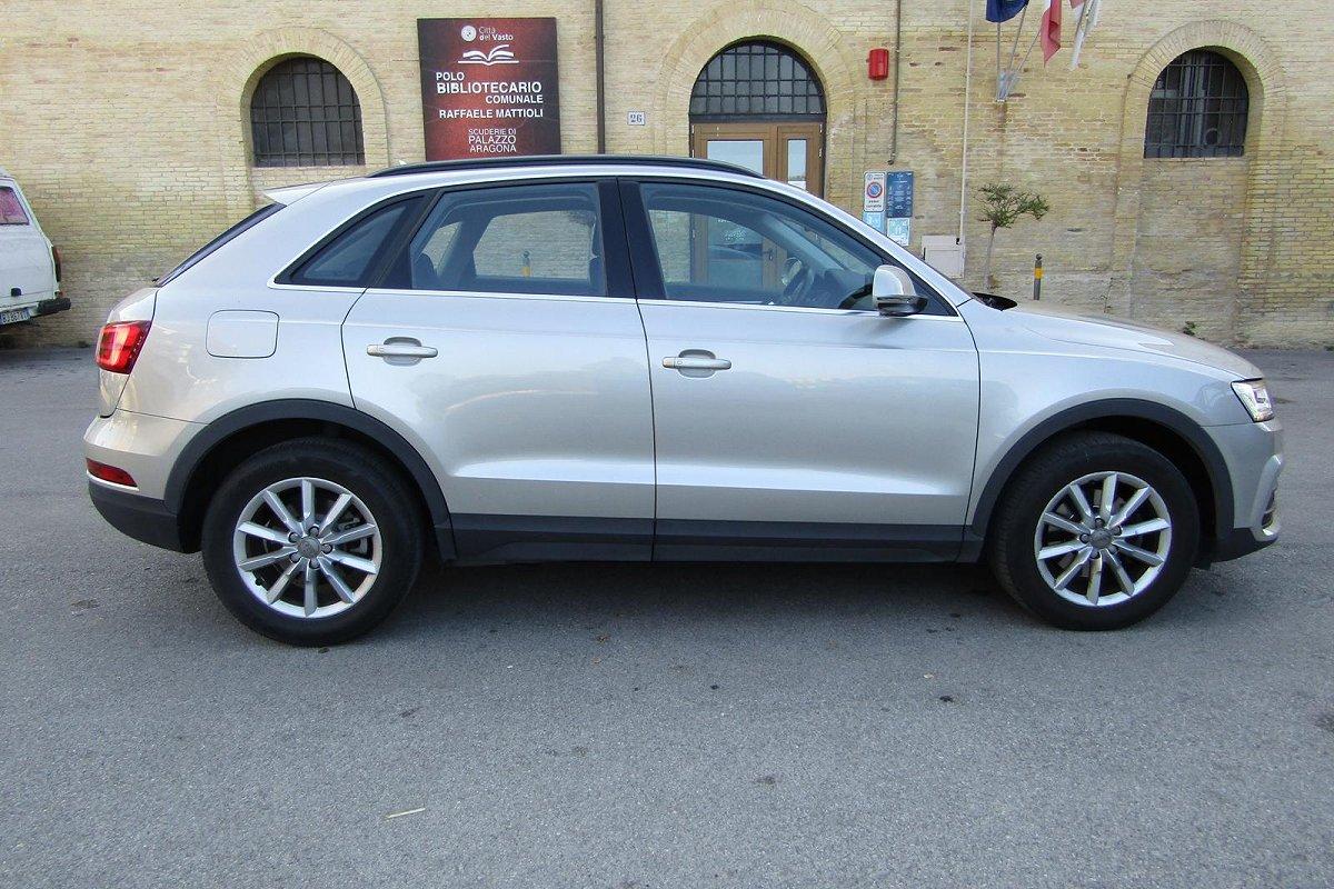 AUDI Q3 2.0 TDI 150 CV Business