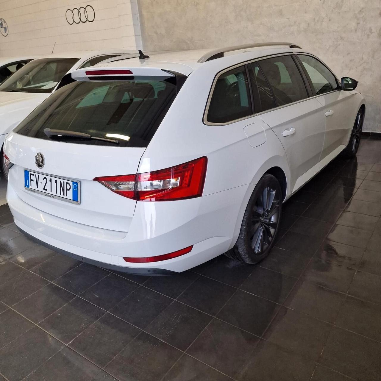 Skoda Superb 2.0 TDI 150 CV SCR DSG Wagon SportLine