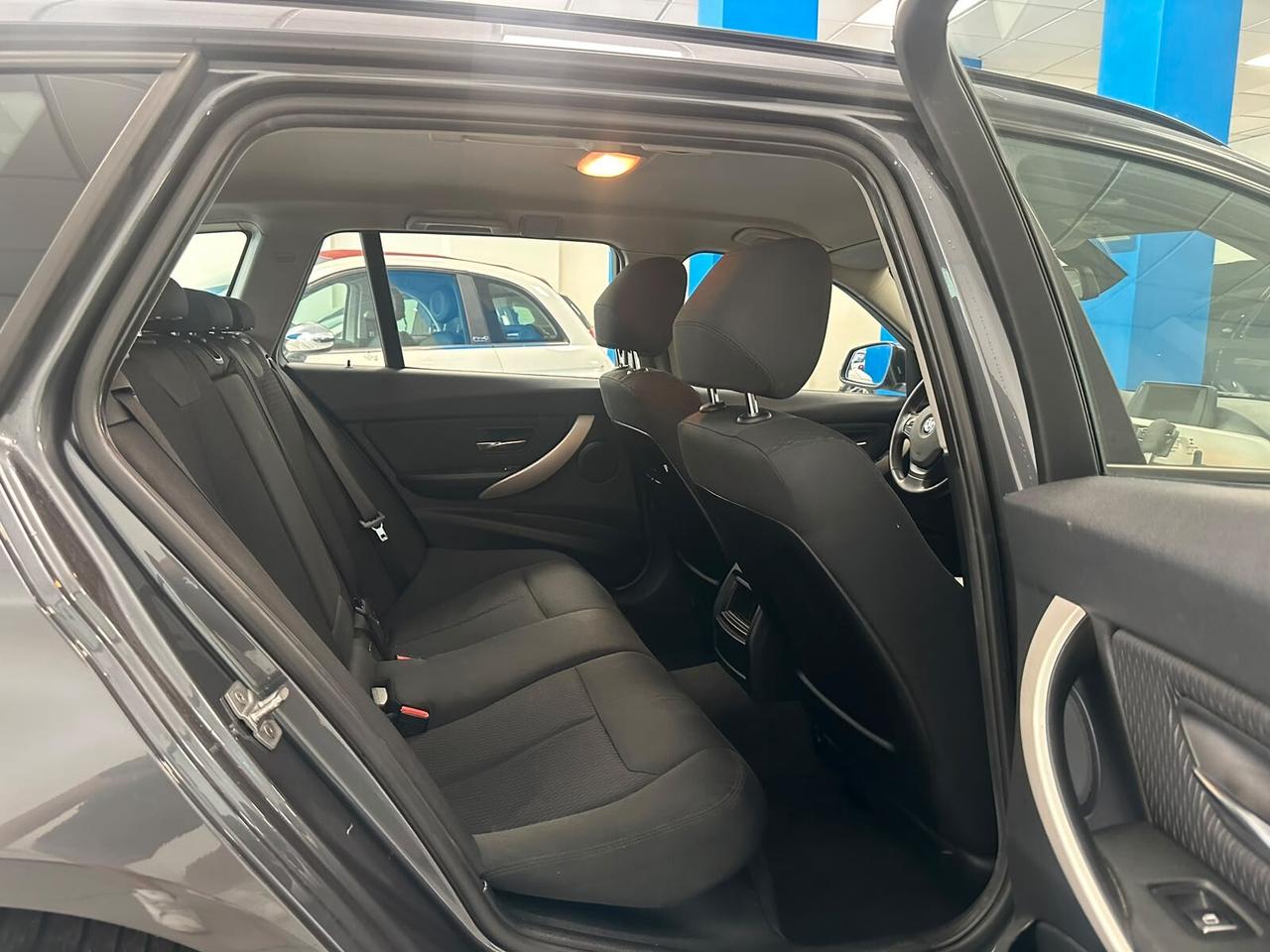 Bmw 320d xDrive Touring Business Advantage