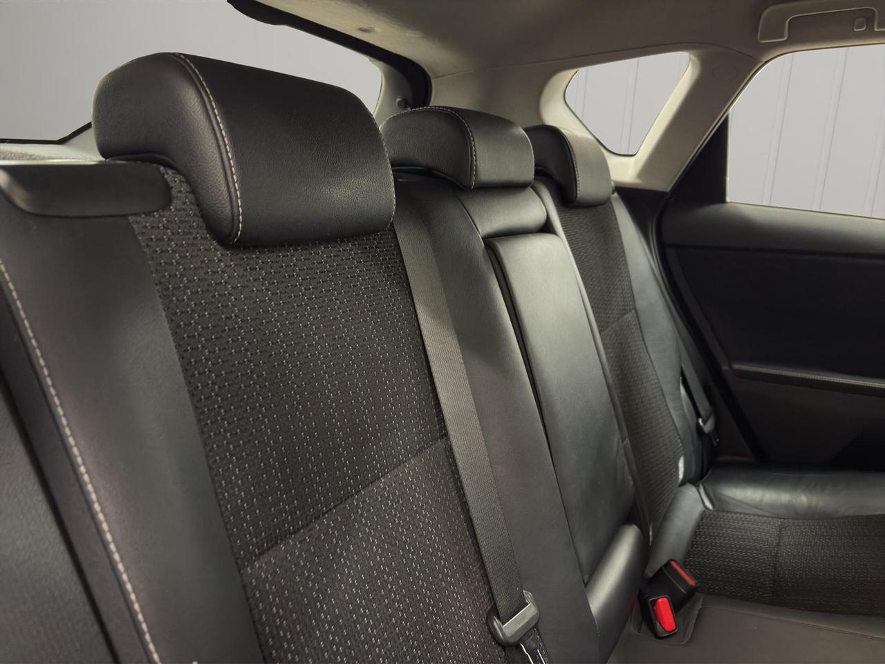 Toyota Auris 5p 1.8h Lounge