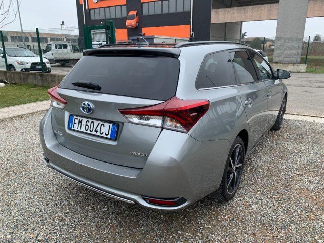 TOYOTA Auris Touring Sports 1.8 Hybrid BLACK EDITION