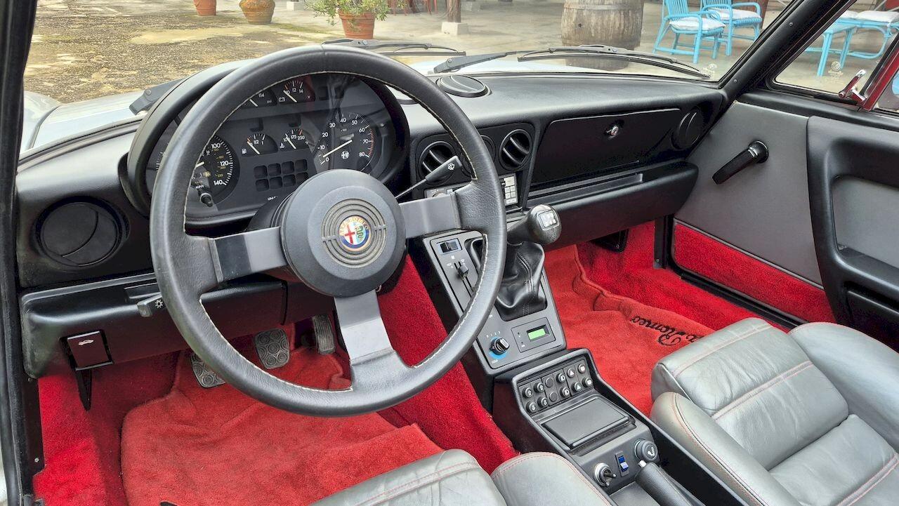 Alfa Romeo Spider 2.0i Quadrifoglio Verde – 1987