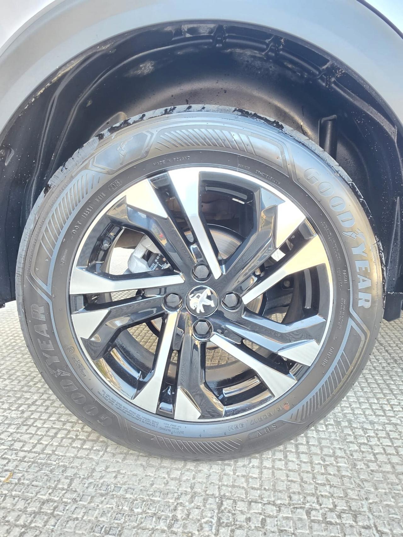 Peugeot 2008 BlueHDi 130 S&S EAT8 Allure