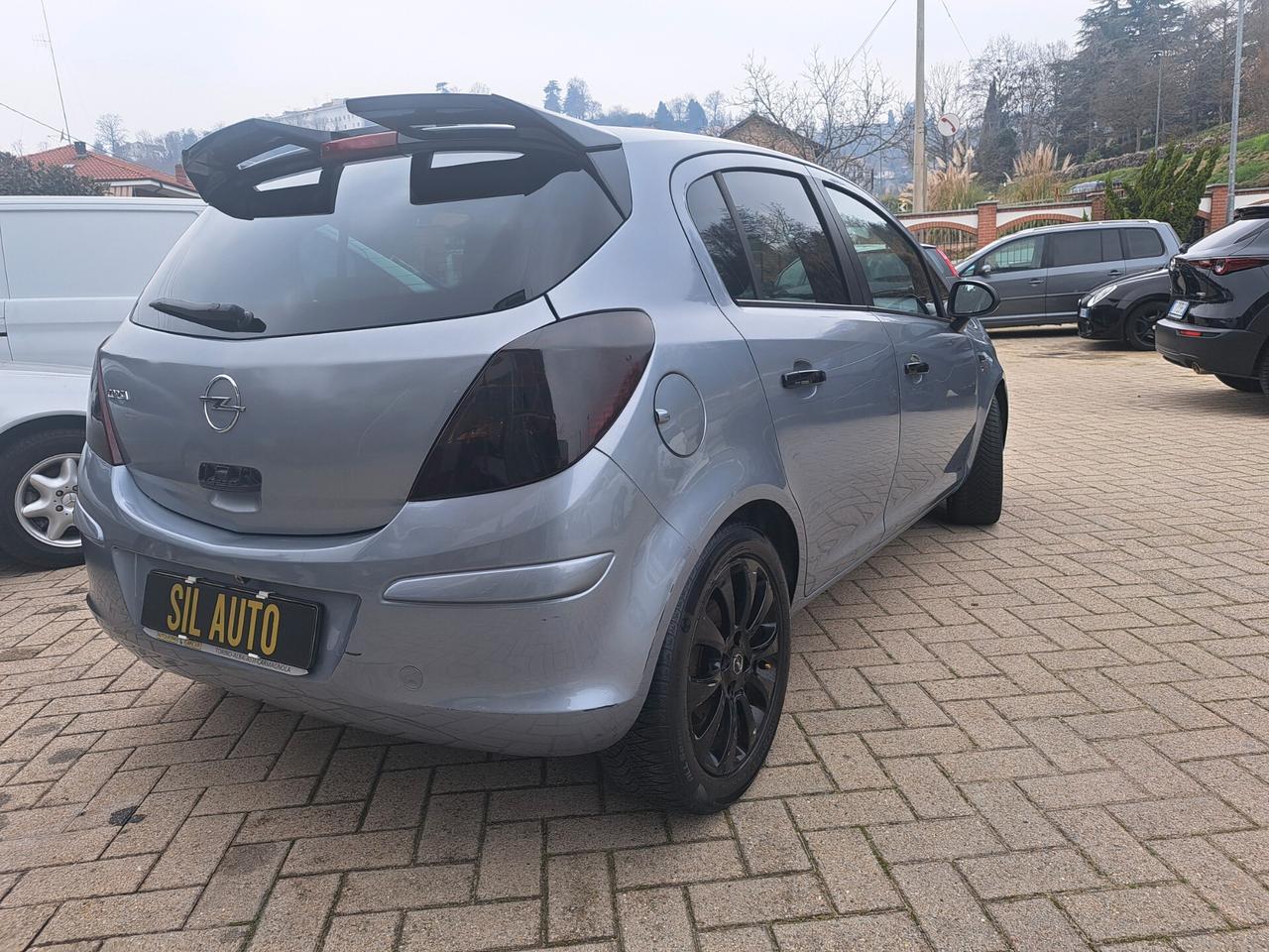 Opel Corsa 1.2 5 porte Club