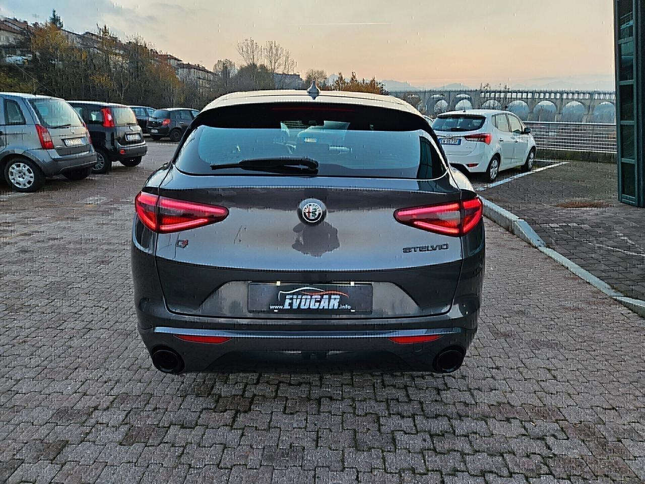 Alfa Romeo Stelvio 2.2 Turbodiesel 210 CV AT8 Q4 Veloce