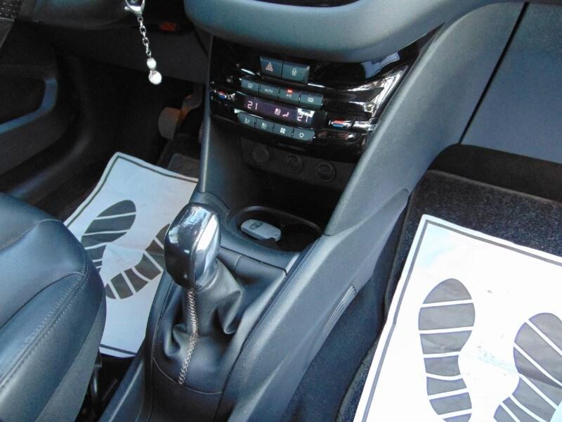 PEUGEOT 208 1° serie 1.6 e-HDi 92 CV Stop&Star...