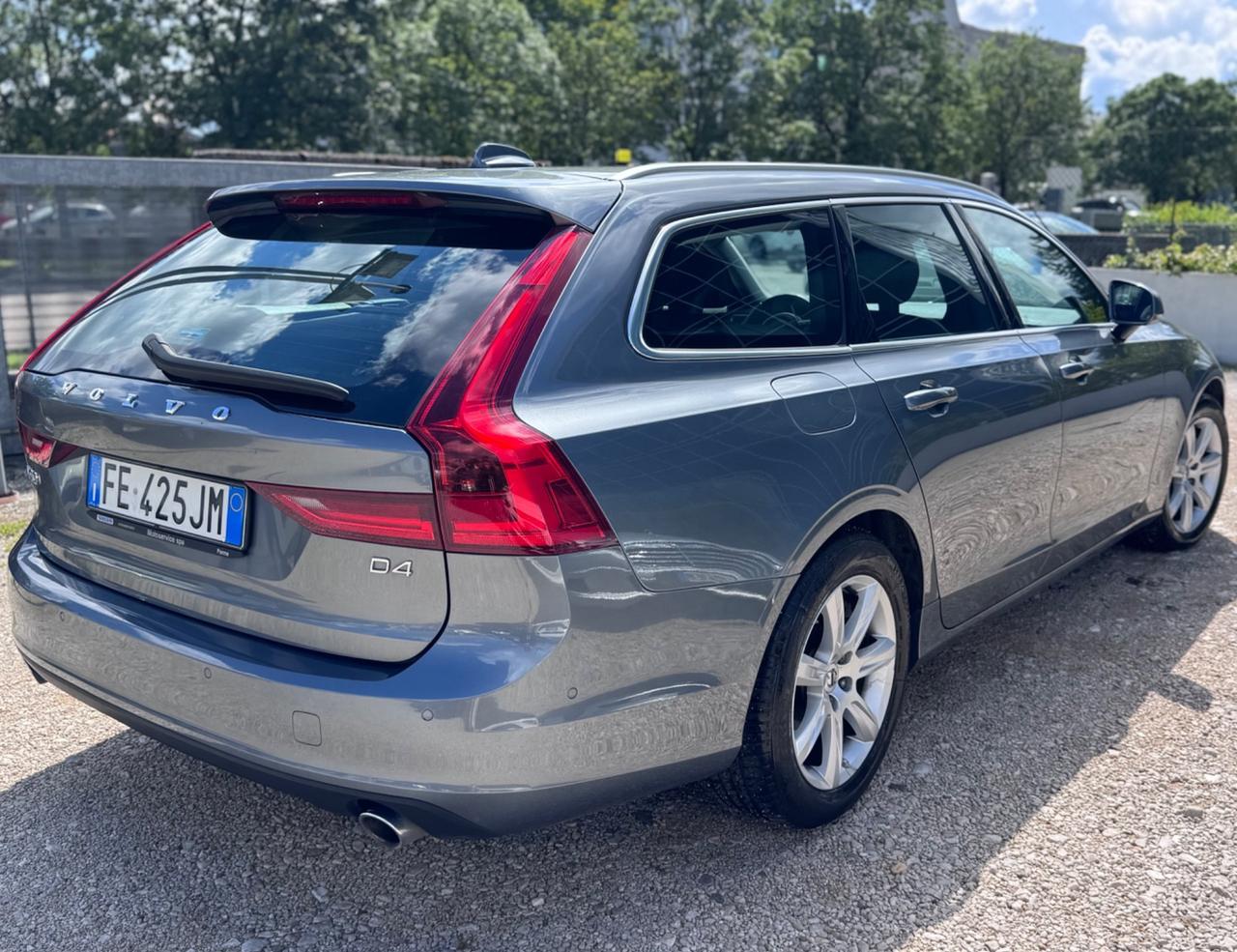 Volvo V90 D4 Automatica Momentum 2.0 Diesel 190cv