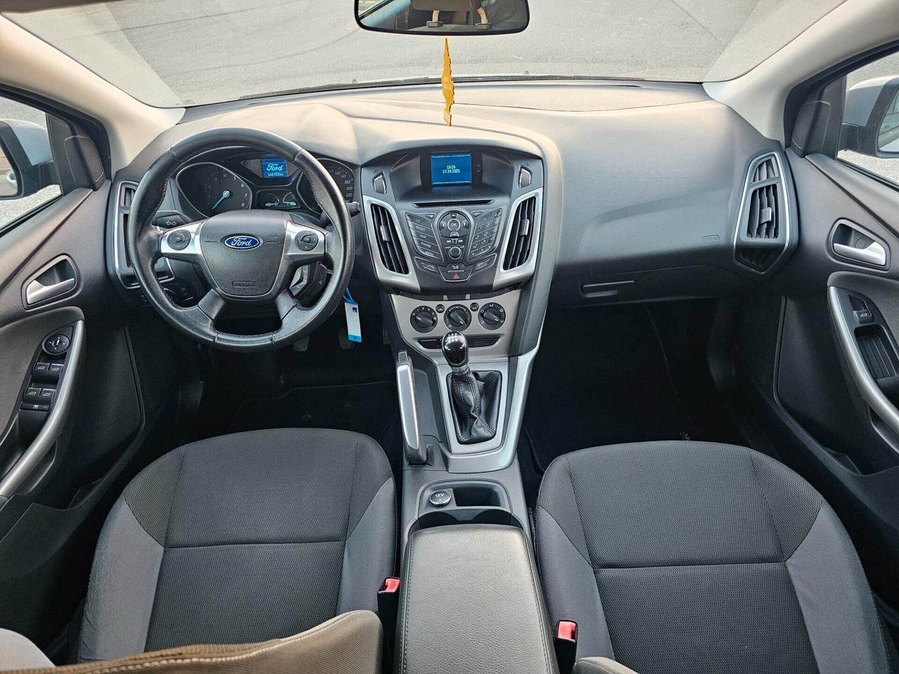 Ford Focus 1.6 benzina