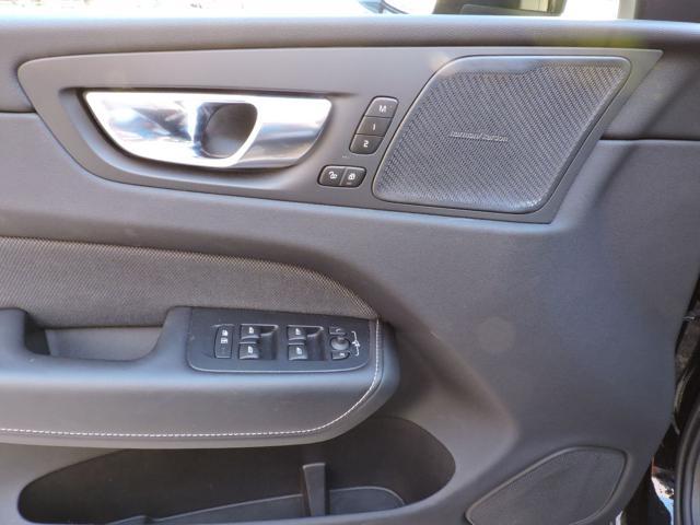 VOLVO XC60 B5 AWD automatico Plus Dark Aziendale