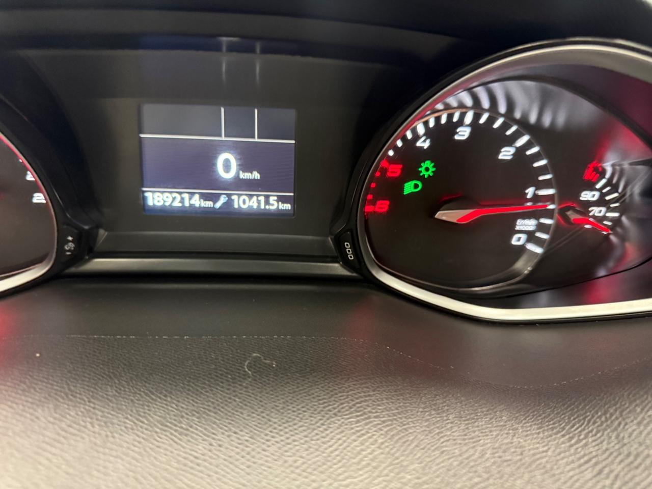 Peugeot 308 BlueHDi 100 S&S Business