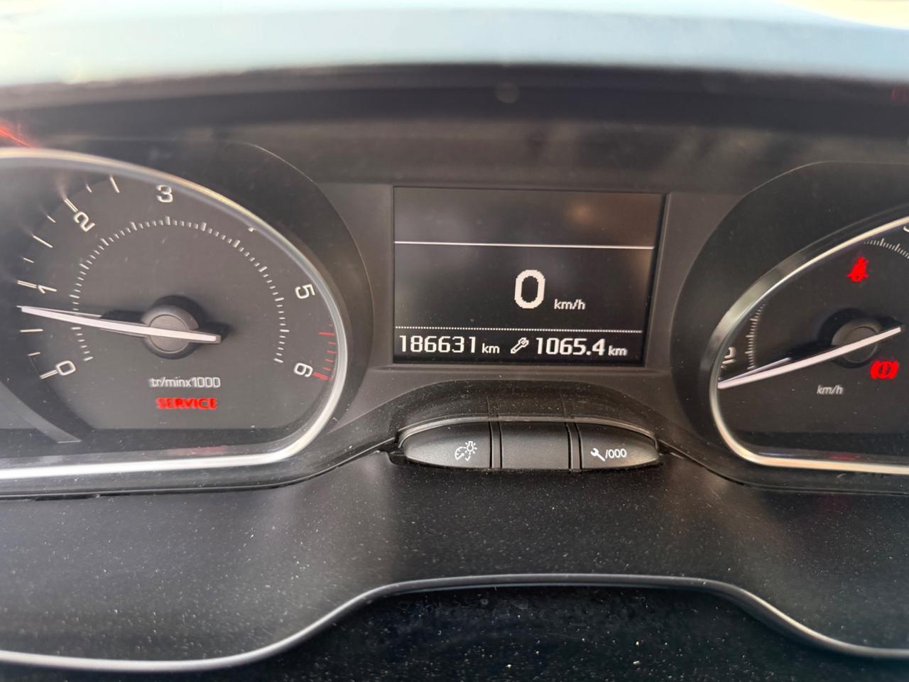Peugeot 208 BlueHDi 100 5 porte Allure