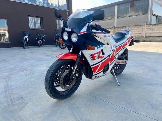Yamaha FZ 600 1987- n2 prop. Conservata