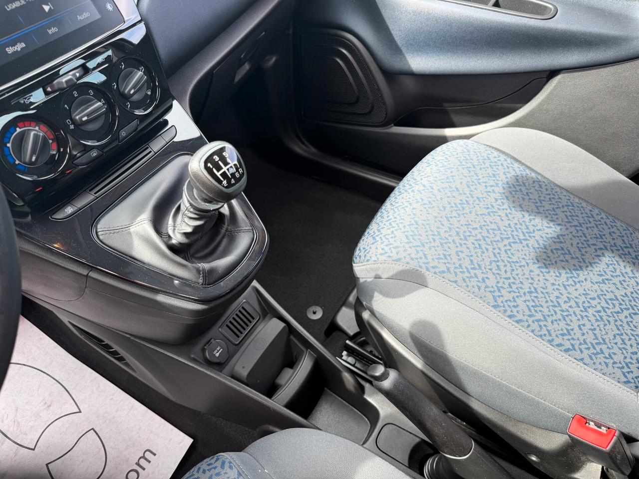 Lancia Ypsilon 1.0 FireFly 5 porte S&S Hybrid Gold
