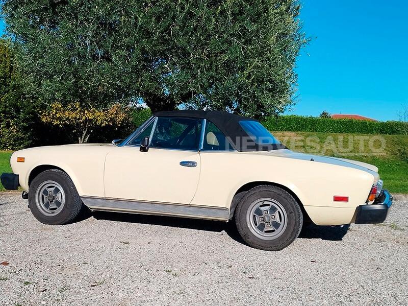 Fiat 124 Spider 2000 i.e. (1980) — Avorio • Interni Biscotto CRS