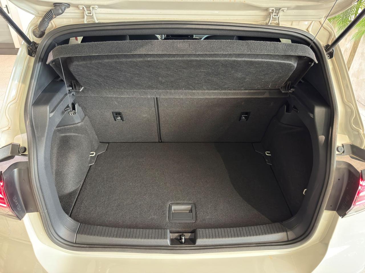 VOLKSWAGEN T-Cross 2024 1.0 tsi R-Line 115cv