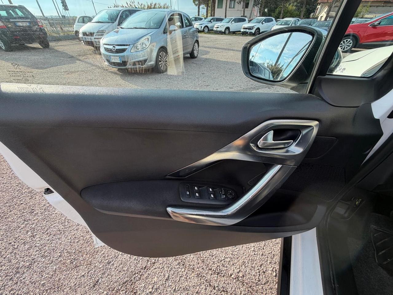 Peugeot 2008 1.2 VTi 82CV Allure