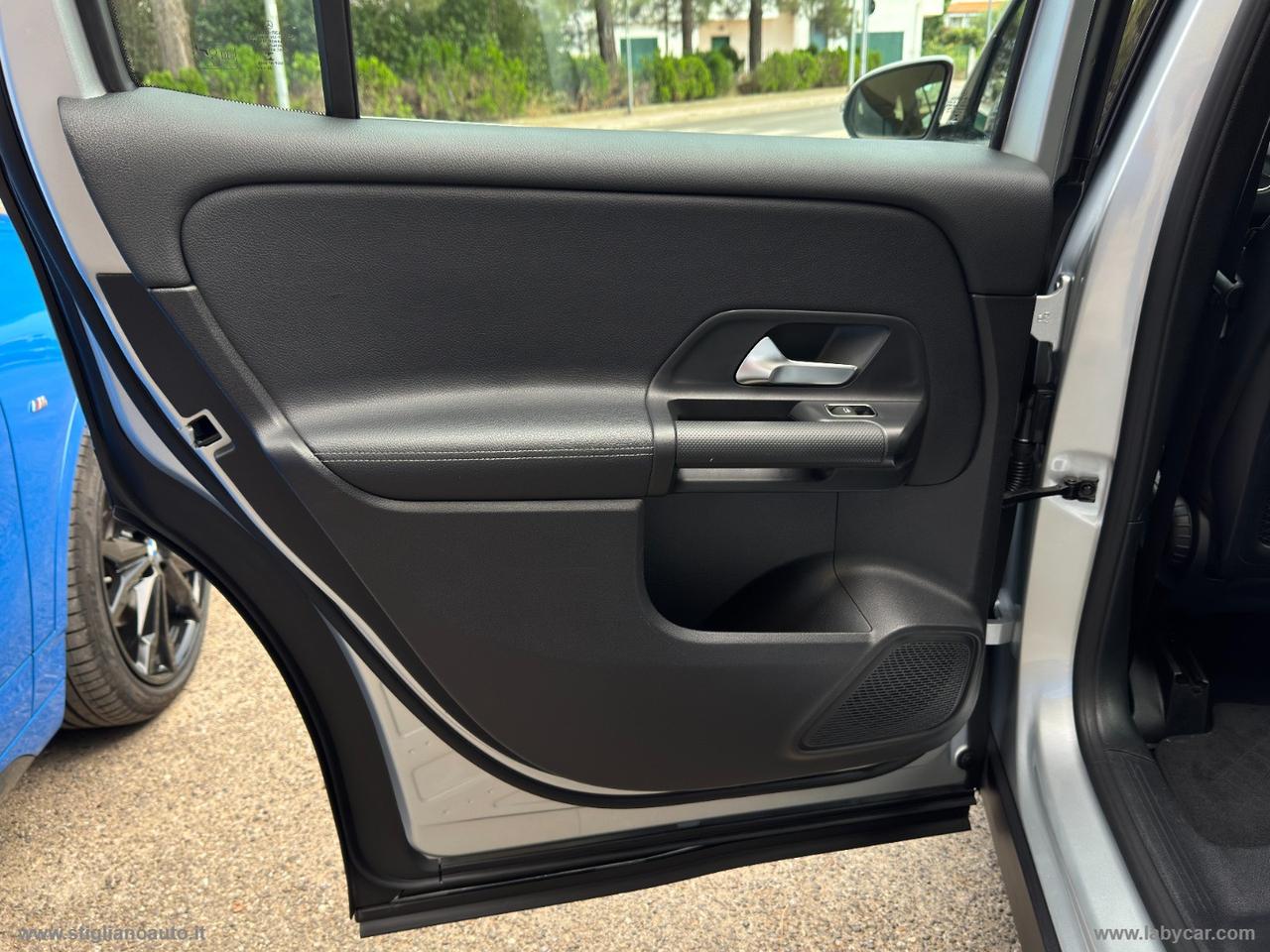 MERCEDES-BENZ GLB 220 d Automatic 4Matic Sport