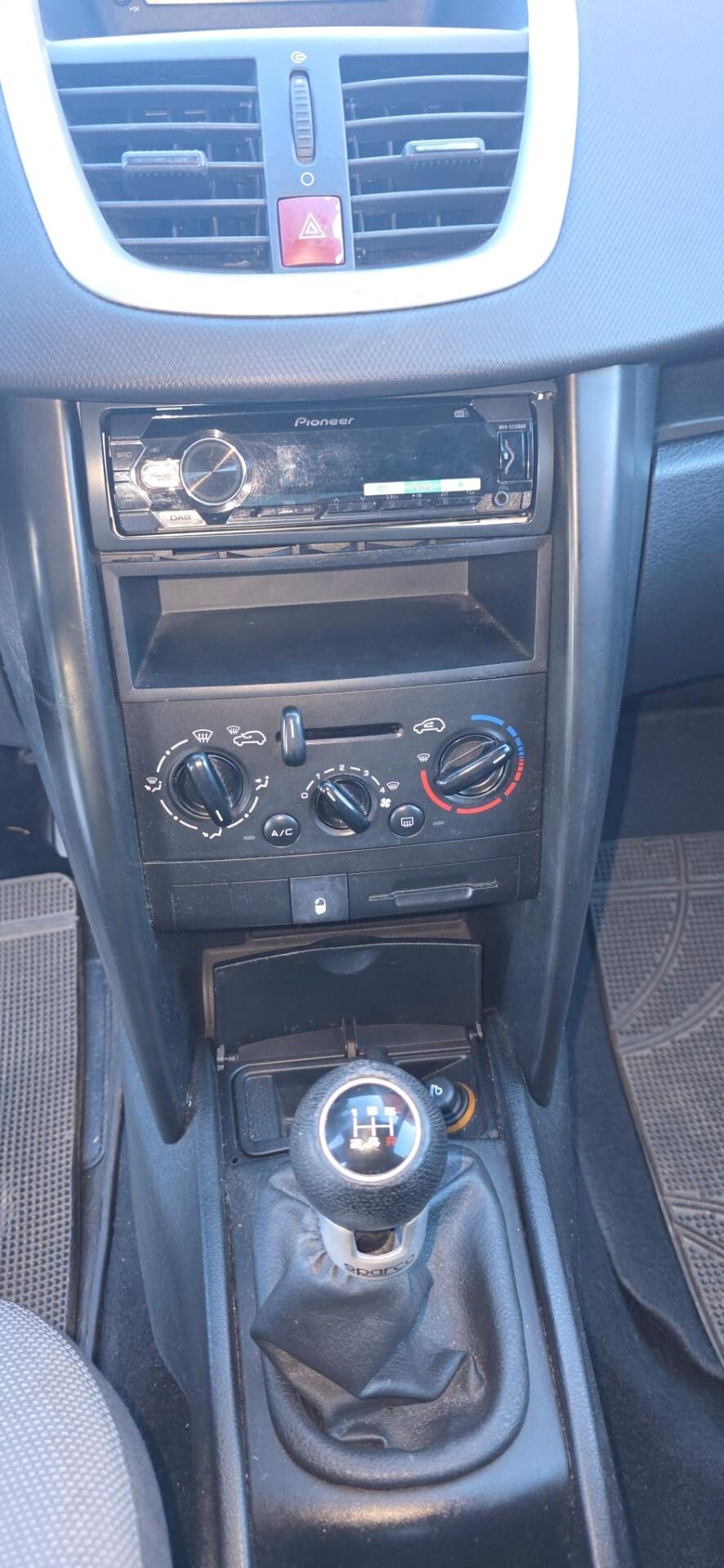 Peugeot 207 1.4 8V 75CV 3p. ONE Line neopatentati