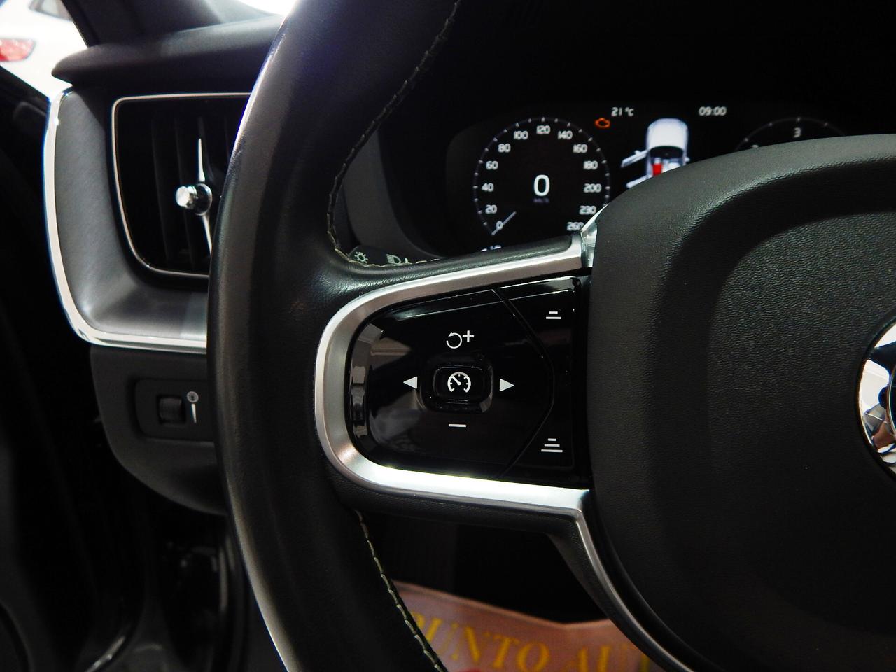 Volvo XC60 2.0 B4 Business Plus AWD Geartronic TETTO-NAVI-PELLE