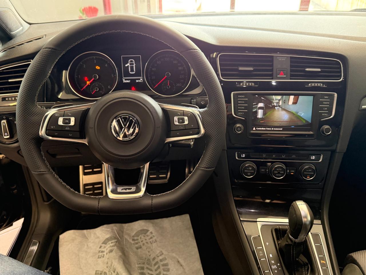 Volkswagen Golf 2.0 TDI DSG 5p. Highline BlueMotion R line.