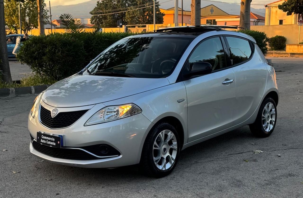 Lancia Ypsilon 1.2 fire TETTO APRIBILE