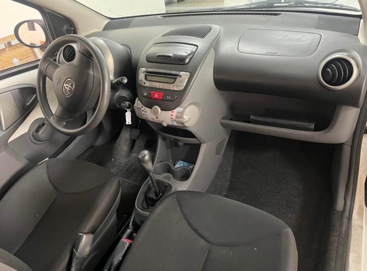 Toyota Aygo 1.0 12V VVT-i 3 porte Now Connect