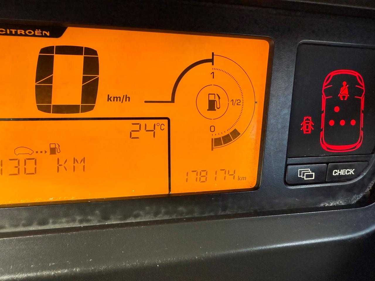 Citroen C4 picasso 1.8 gpl elegance