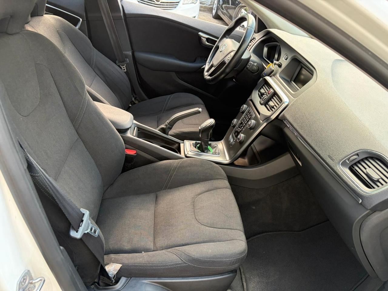Volvo V40 Cross Country D2 1.6 Summum*EURO5B*NEOPATENTATI