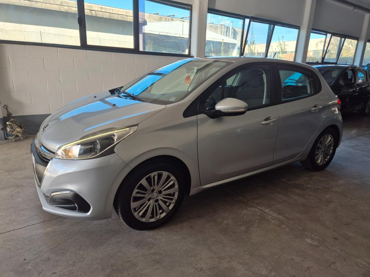 Peugeot 208 PureTech 82 5p. GPL Allure