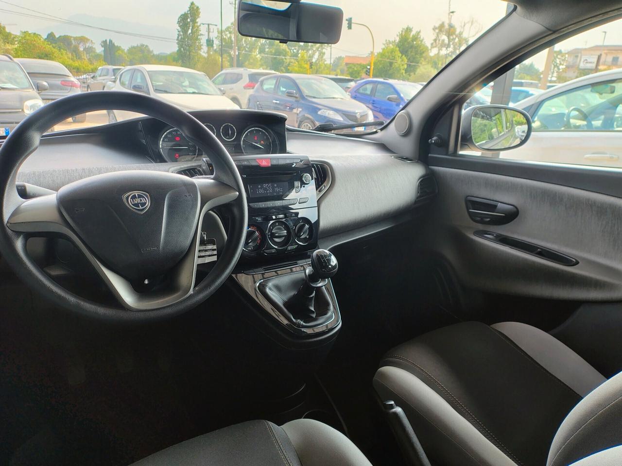 Lancia Ypsilon 1.2 69 CV 5 porte S&S Platinum