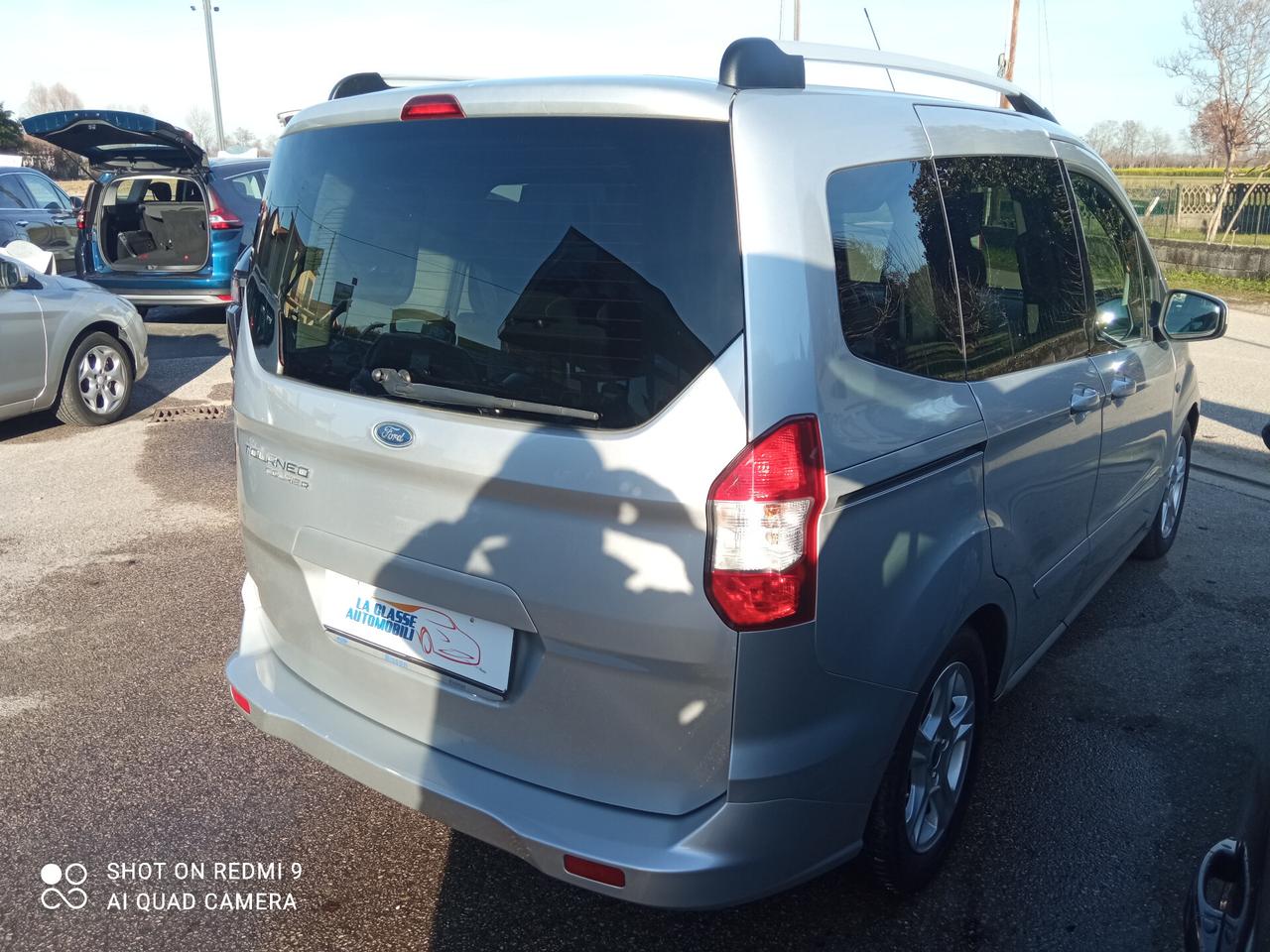 Ford Tourneo Courier 1.5 TDCI 75 CV Titanium