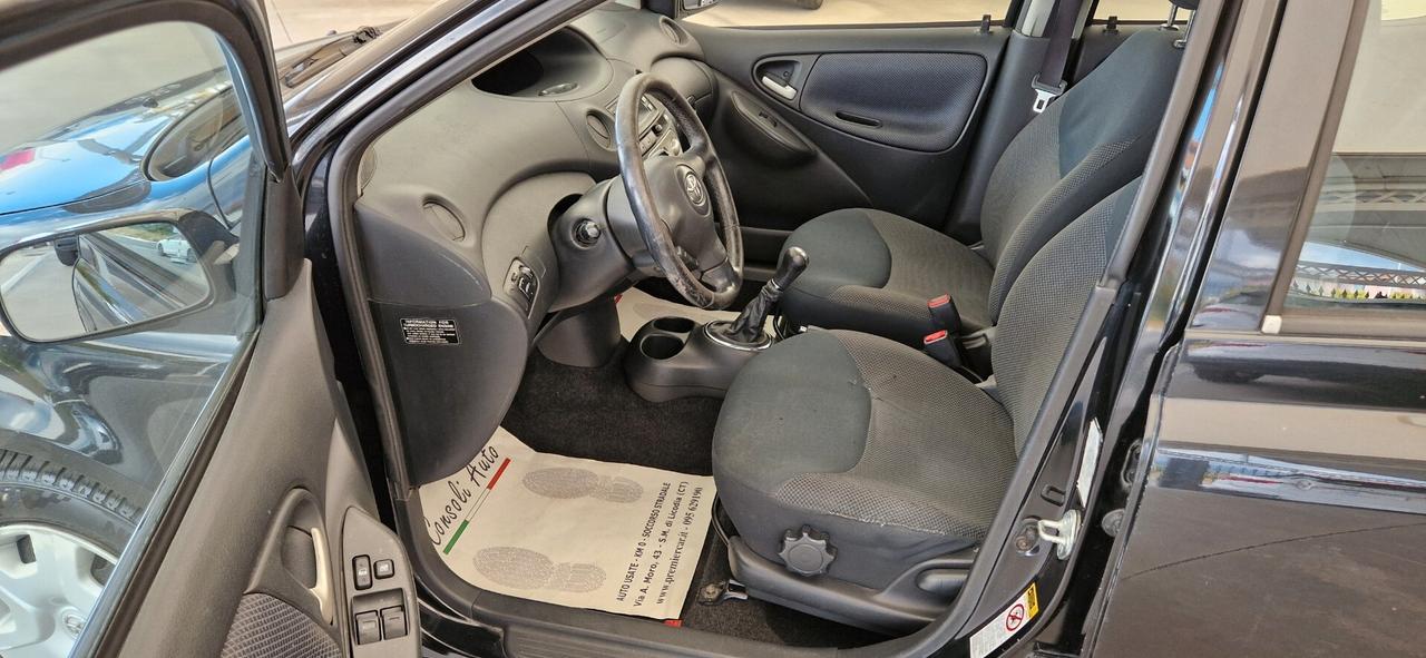 Toyota Yaris 1.4 D 75cv 5 porte Sol