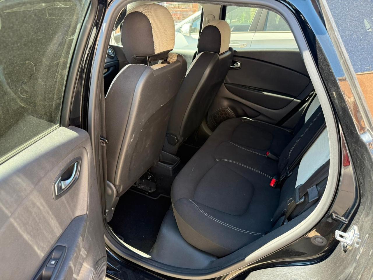 Renault Captur dCi 8V 110 CV Start&Stop Energy Initiale Paris