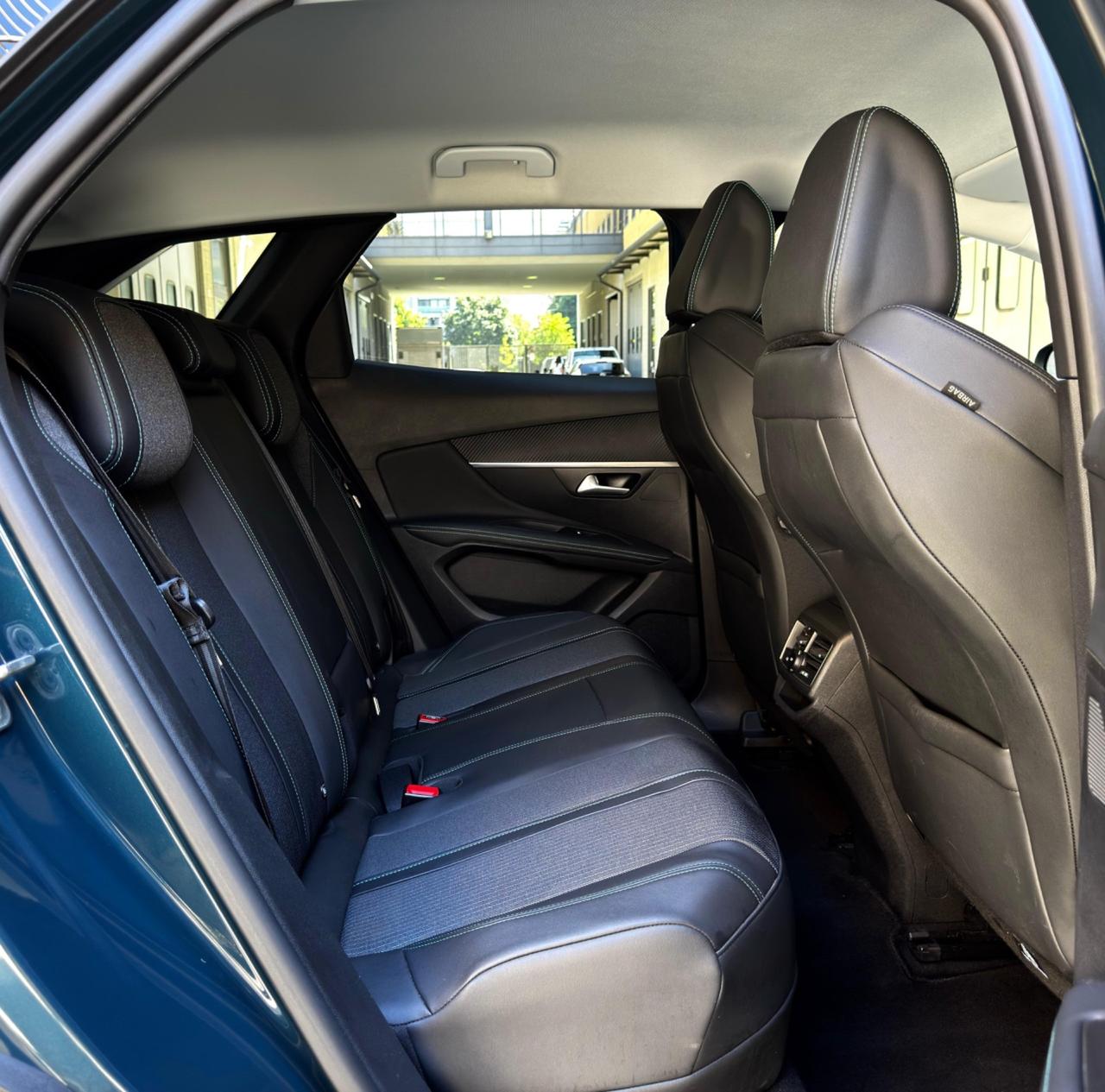 Peugeot 3008 Hybrid 225 e-EAT8 Allure
