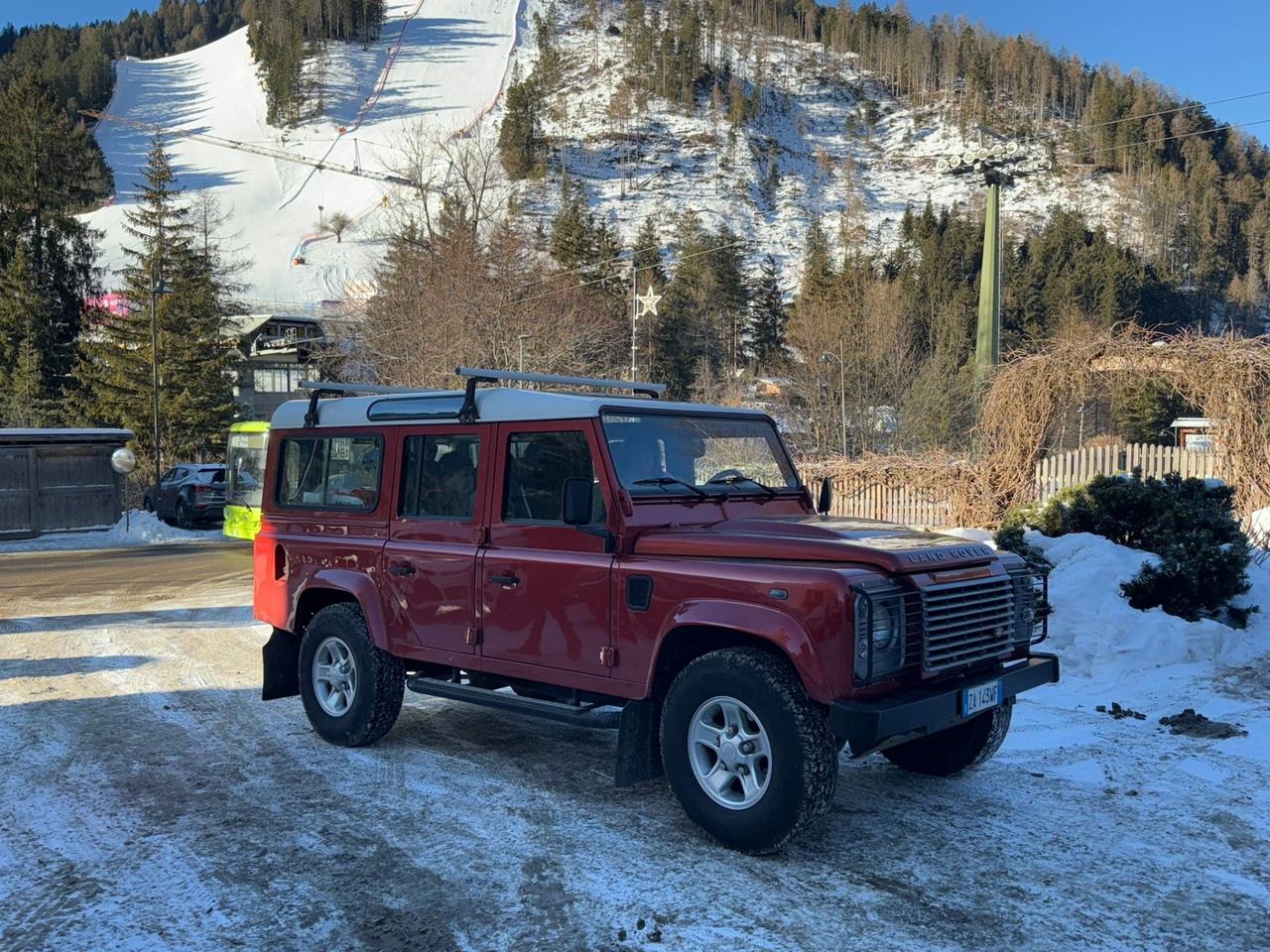 Land Rover Defender 110 2.4 TD4 Station Wagon SE