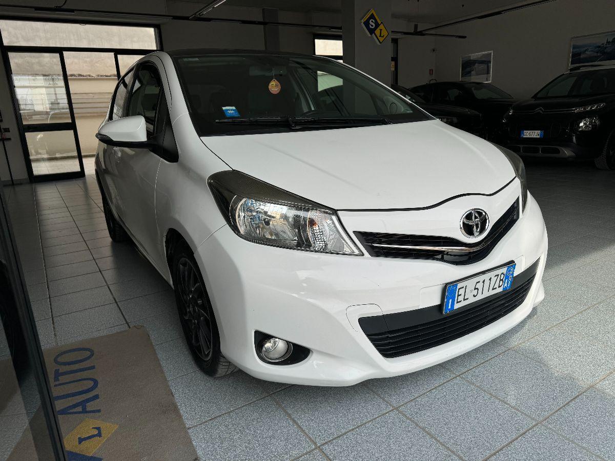 TOYOTA - Yaris - 1.4 D-4D 5p. Lounge TETTO/ NAVIGATORE/ PELLE/ RETROCAMERA