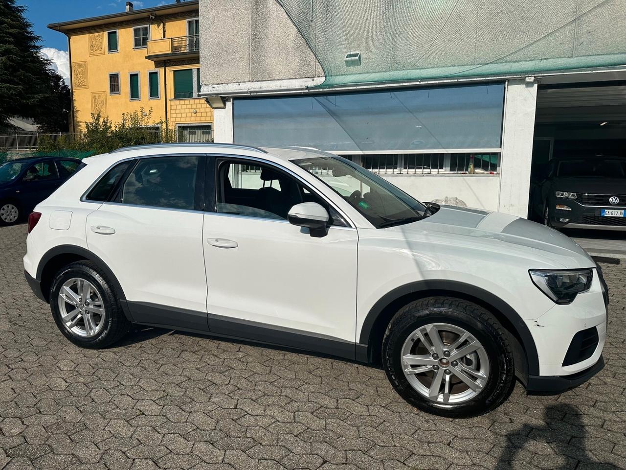 Audi Q3 35 TDI S tronic Business Advanced*EURO6