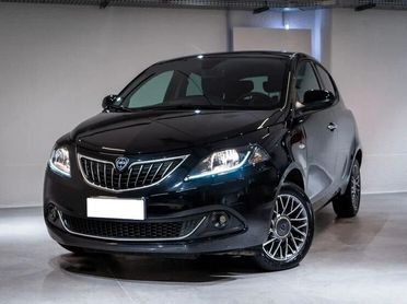 Lancia Ypsilon 1.0cc 70cv Hybrid Platino Km 0 Italiana