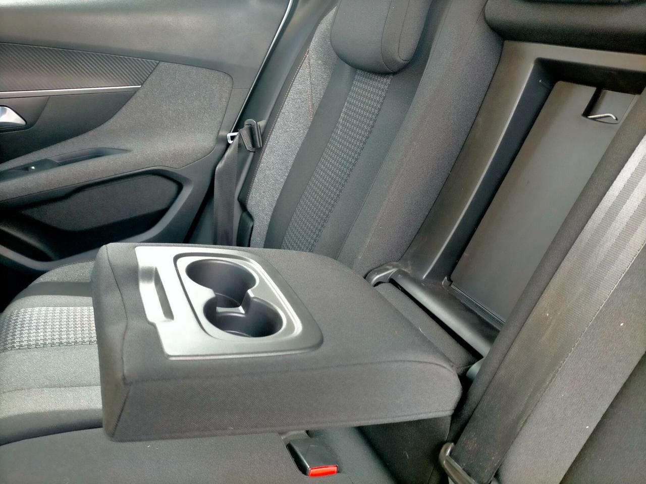 Peugeot 3008 BlueHDi 120 EAT6 S&S Active