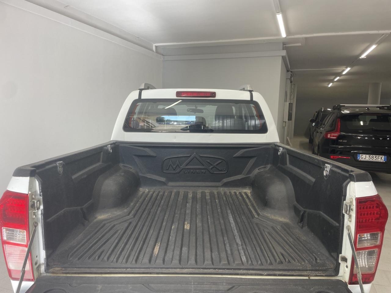 Isuzu D-Max 2.5 Crew Cab Solar A/T 4WD