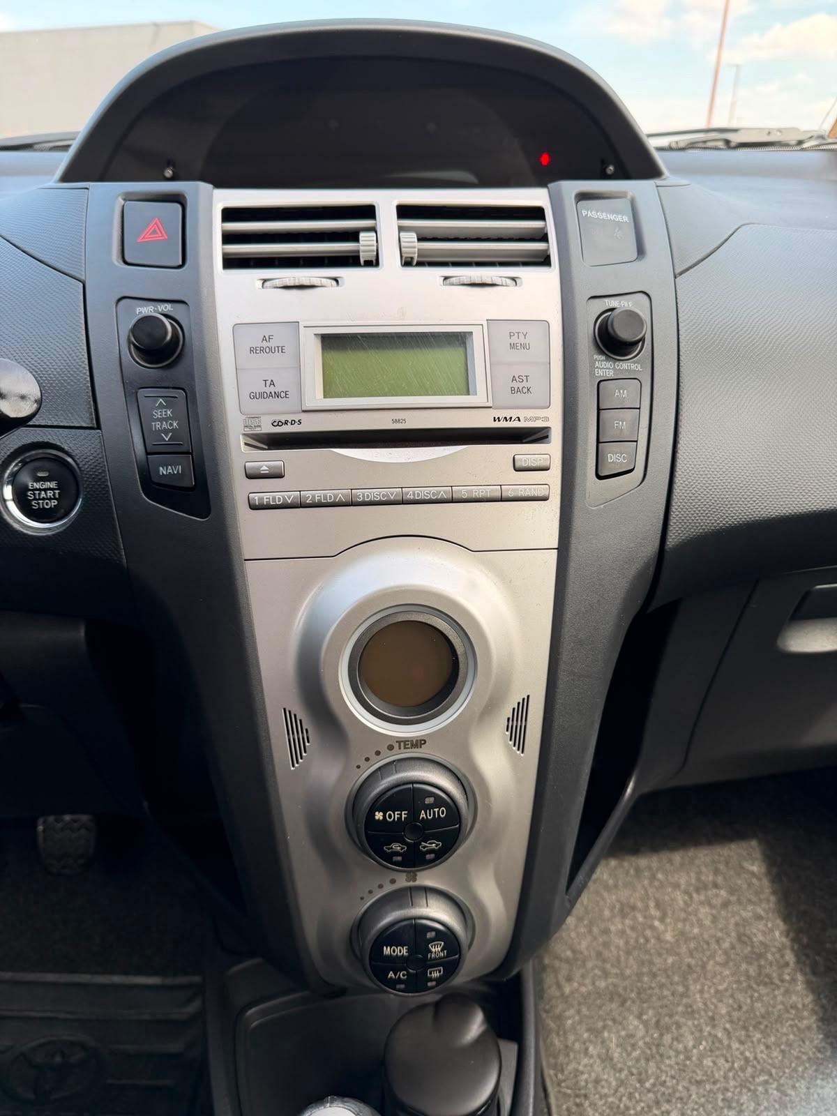 Toyota Yaris 1.0 5p Sol 130000 km