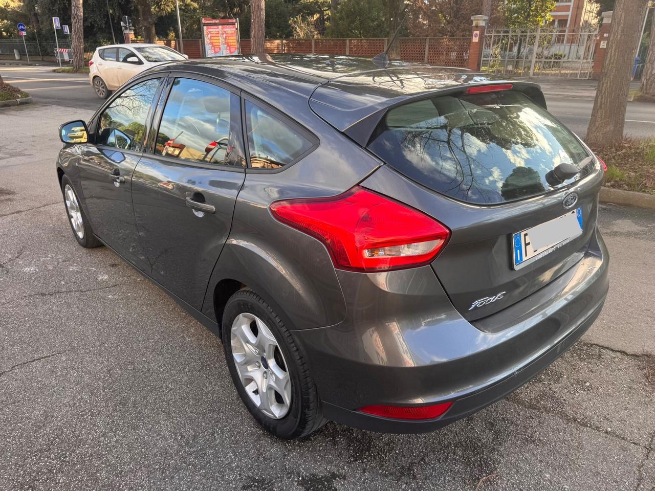 Ford Focus 1.5 TDCi 120 CV 5.P neopaten garanzia 12 mesi