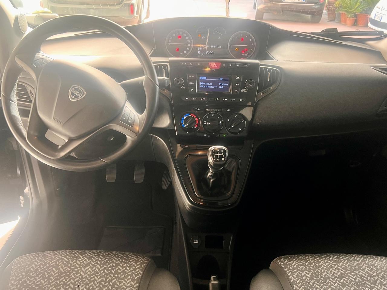 Lancia Ypsilon 1.2 69 CV 5 porte GPL Ecochic Elefantino Blu
