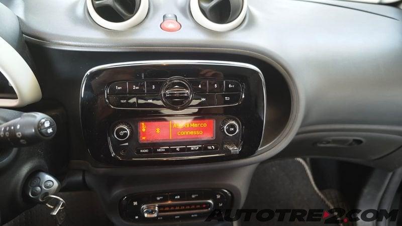 smart EQ Fortwo EQ 60kW passion BICOLOR SILVER/MATTGREY