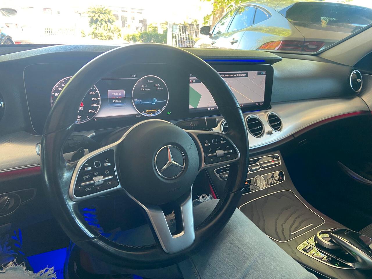 Mercedes E 200 Premium Plus