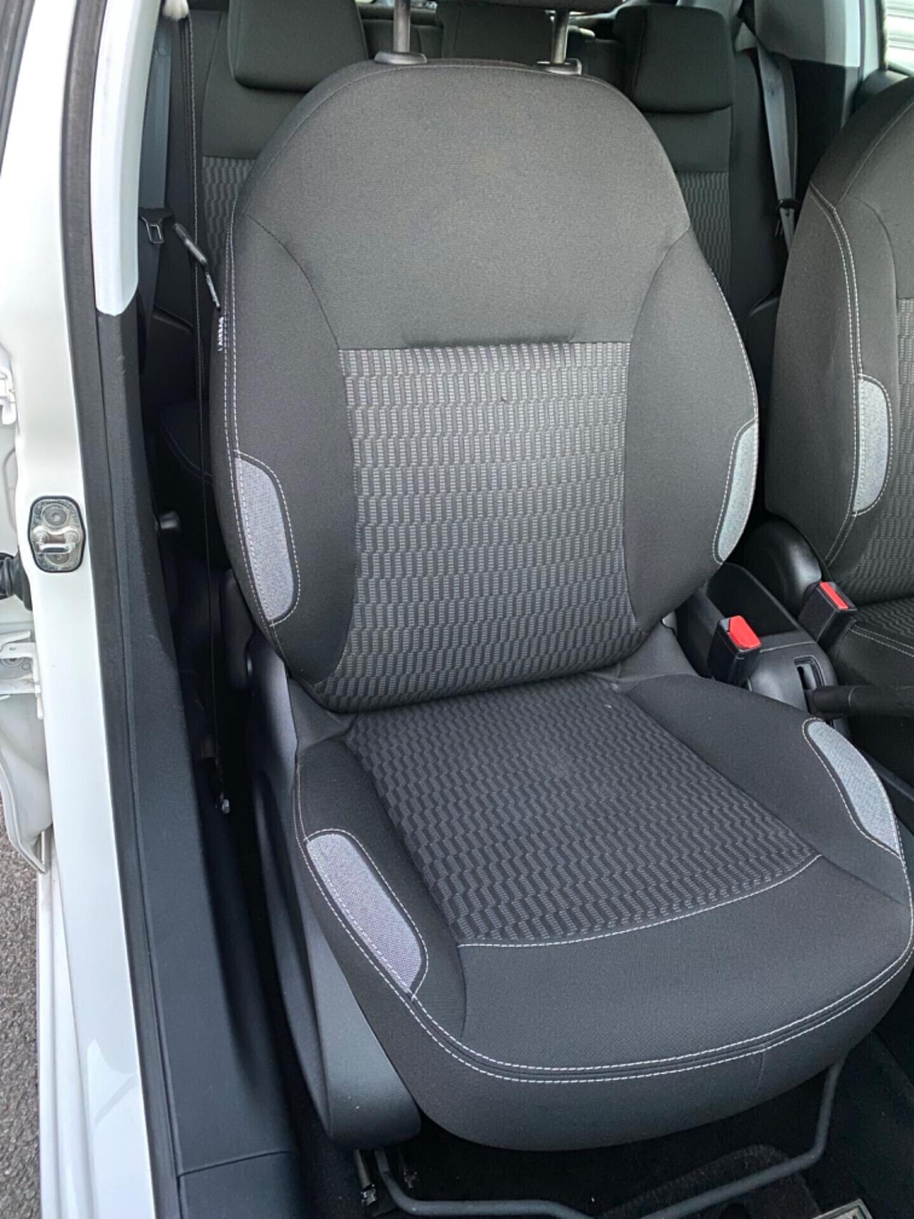 Peugeot 208 1.2 PureTech 82cv 5p. Active - KM ZERO