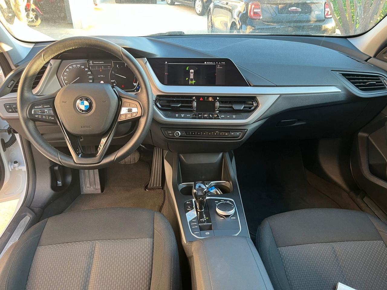 Bmw 116 116d 5p. Business Advantage