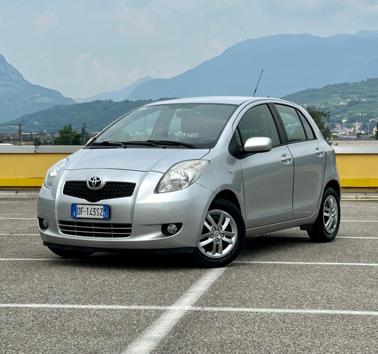 Toyota Yaris 1.3 Benzina 5 porte Neopatentati