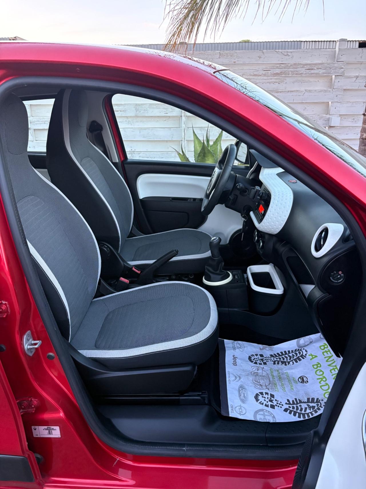Renault Twingo pari al nuovo 1.0 benzina 125.000 km